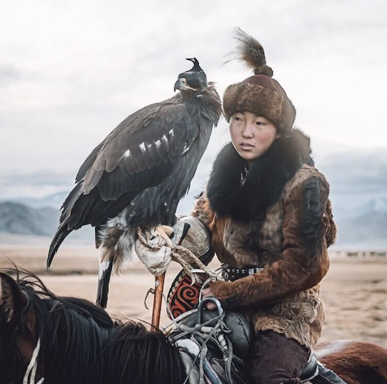 Mongoliako azken arranodun emakume ehiztariak Mongoliako azken arranodun emakume ehiztariak
