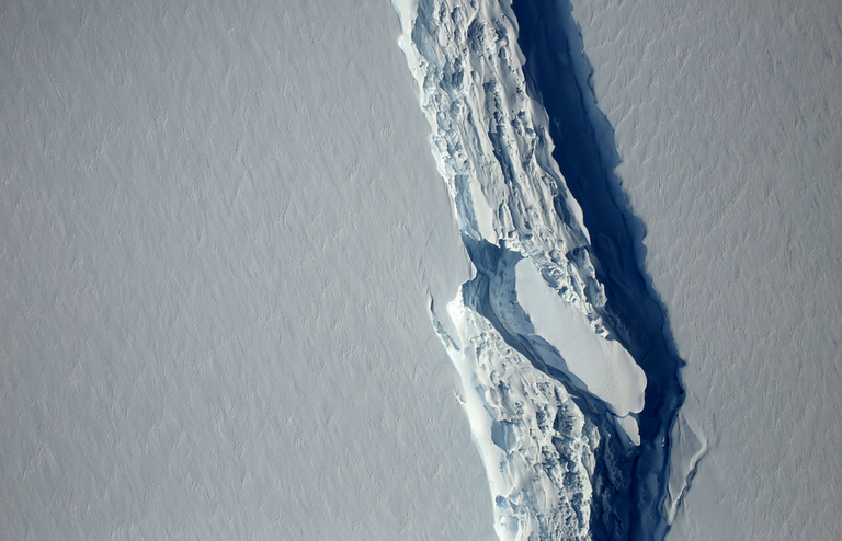 Munduko iceberg handiena, nora ezean Munduko iceberg handiena, nora ezean
