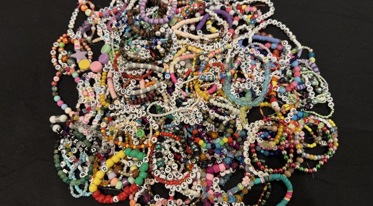 Musikagile ezagun honen zaleak izendatzeko terminoa ingelesezko hiztegian sartu dute