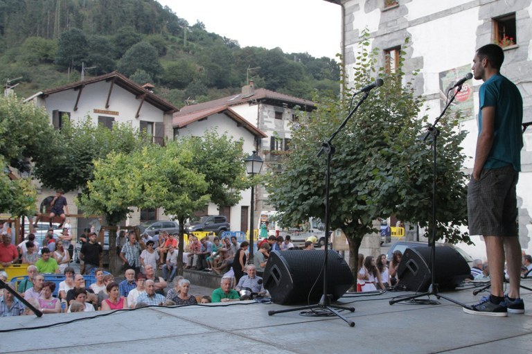 Nafarroako bertsolaritza ikertzeko deialdia egin du Bertsozale Elkarteak