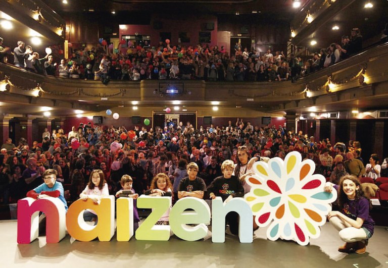 NAIZENA LORATUZ NAIZENA LORATUZ