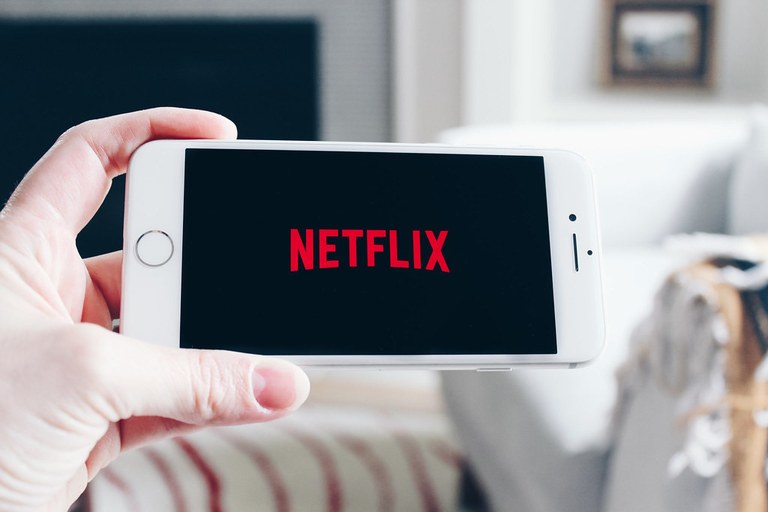 Netflixek zure eduki gogokoenak automatikoki deskargatuko ditu mugikorrean Netflixek zure eduki gogokoenak automatikoki deskargatuko ditu mugikorrean