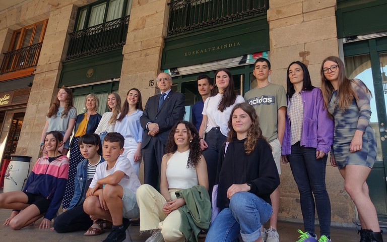 Noa Martinez, Leire Garcia de Vicuña, Nahia Iturbe eta Iraide Mitxelena izan dira Azkue Literatura Sariko irabazleak Noa Martinez, Leire Garcia de Vicuña, Nahia Iturbe eta Iraide Mitxelena izan dira Azkue Literatura Sariko irabazleak