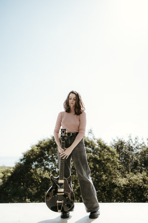 Nuria Cullak 'Hamaika gau' abestia kaleratu du