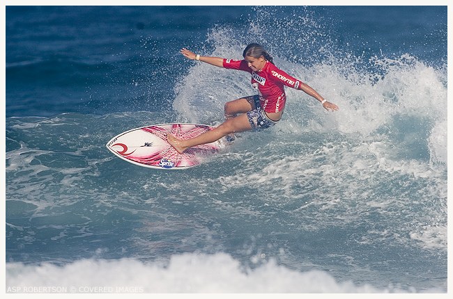 Pauline Ado, hirugarren Munduko Surf Txapelketan Pauline Ado, hirugarren Munduko Surf Txapelketan