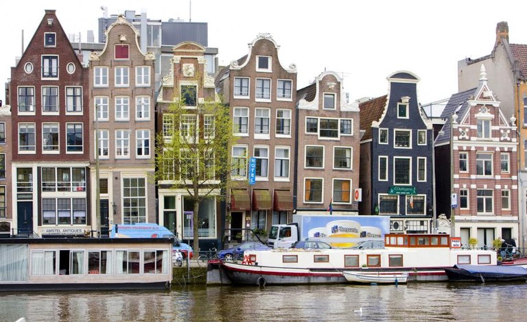 Pisu turistikoak debekatu dituzte Amsterdameko erdigunean Pisu turistikoak debekatu dituzte Amsterdameko erdigunean