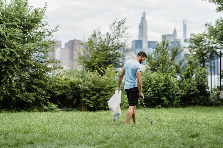 'Plogging'-a: korrika eta ekologia uztartzen dituen jarduera