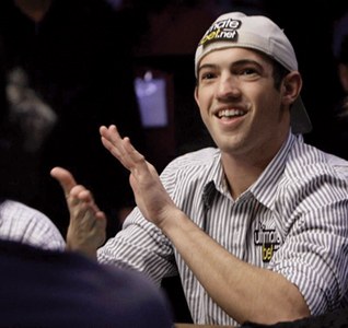 Poker txapeldun gazteena Poker txapeldun gazteena