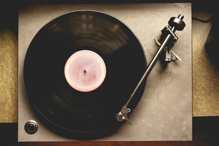 Rest in Vinyl: hiltzen zarenean bihurtu zure errautsak binilo Rest in Vinyl: hiltzen zarenean bihurtu zure errautsak binilo