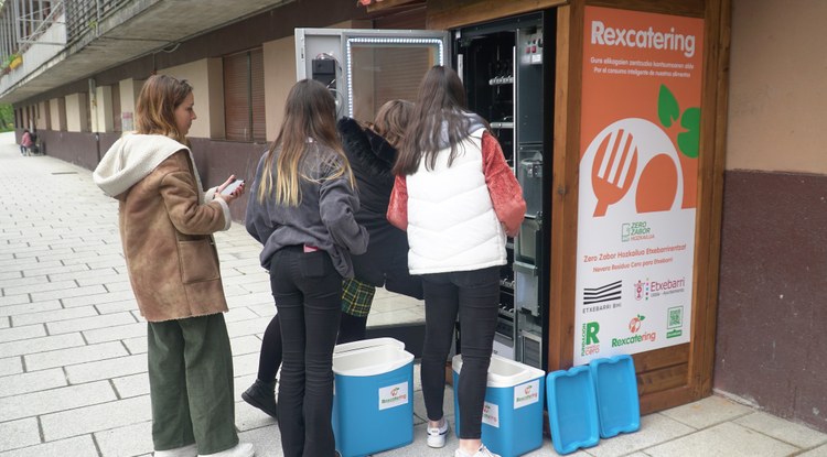 'Rexcatering'-a: ikastetxeetako jangeletako janari soberakinak bildu eta banatzeko sistema