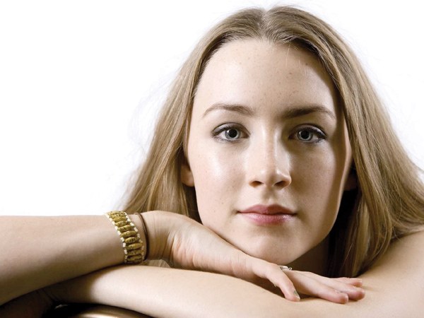Saoirse Ronan: Irakurle maite Saoirse Ronan: Irakurle maite