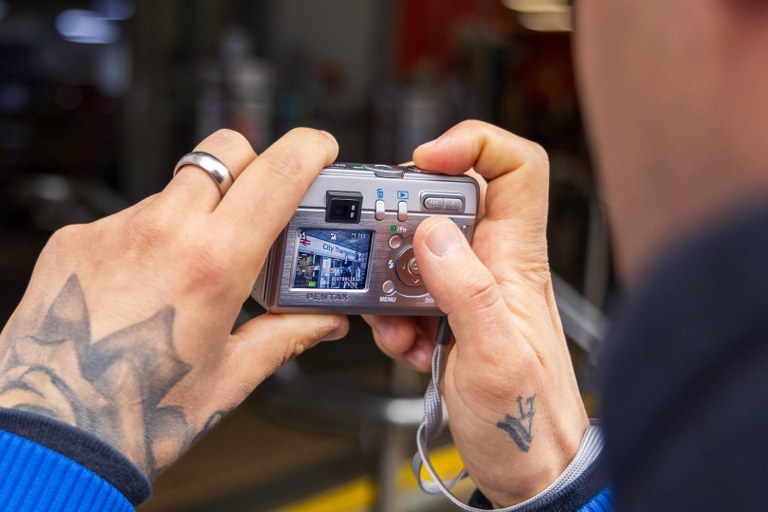 Smartphonen garaian, kamera digitalak bueltan dira