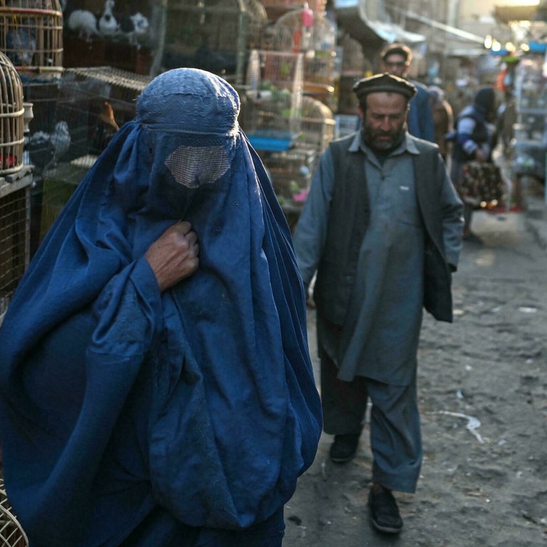 Talibanen erregimenak 12 urtetik gorako nesken hezkuntza debekatu du Afganistanen