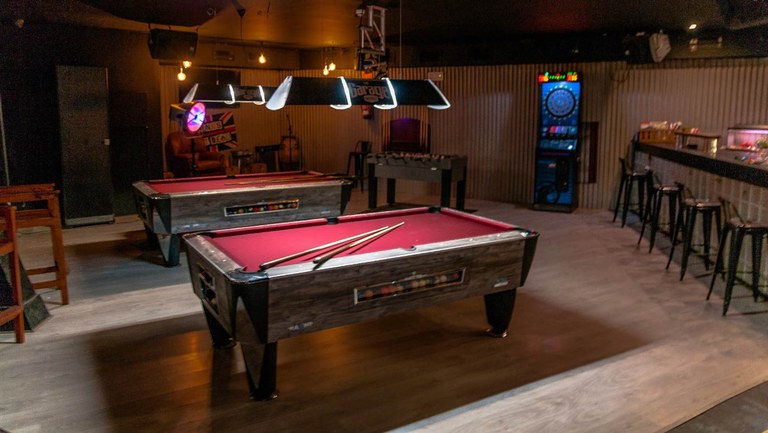 THE GARAGE GASTEIZ ARETOA JAIO DA THE GARAGE GASTEIZ ARETOA JAIO DA