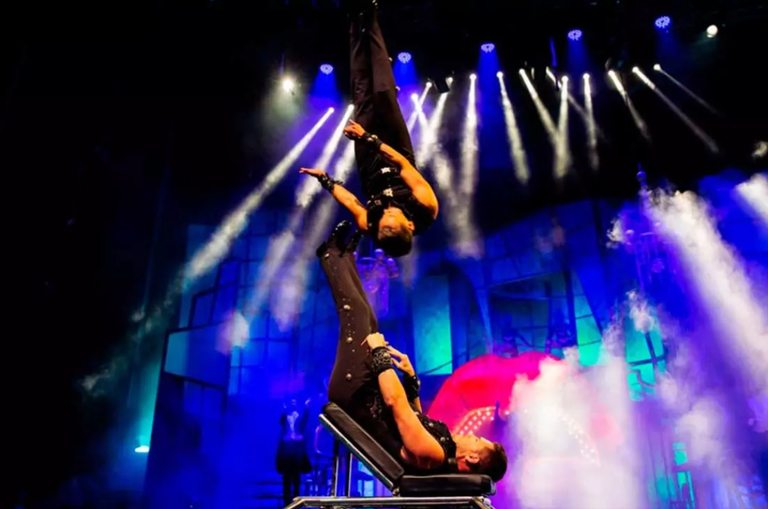 'The Hole X' kabaret ikuskizuna Bilboko Euskalduna Jauregian izango da irailera bitarte