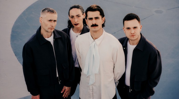 Tom Lizarazu (Bulego): “Bideak erakutsi digu euskarak ateak itxi beharrean, ateak ireki dizkigula”