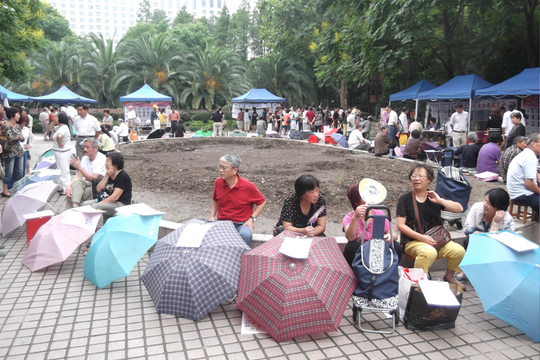 Txinako gurasoek seme-alabentzako bikotekidea topatzeko duten modu bitxia