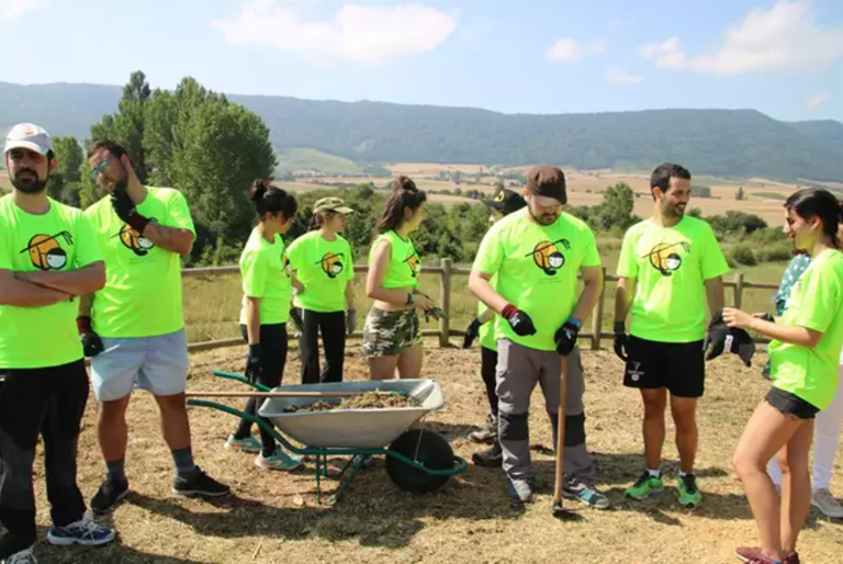 Uda honetarako gazte boluntariotzako 'Auzolandegiak' programan izena emateko epea zabaldu dute