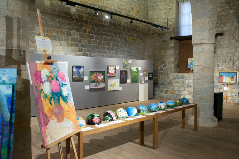 Ukrainako sortzaileen artelanez egindako ‘Gerrako artistak’ erakusketa igandera arte egongo da zabalik Iruñean Ukrainako sortzaileen artelanez egindako ‘Gerrako artistak’ erakusketa igandera arte egongo da zabalik Iruñean