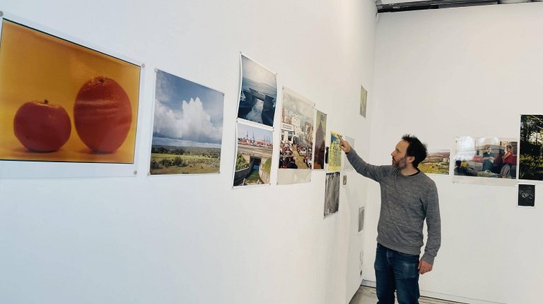 Unai Requejoren argazki erakusketa jarri dute Bilboko Rekalde aretoan