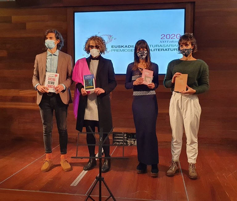 Uxue Alberdi eta Idoia Santamaria, Euskadi Sariak Uxue Alberdi eta Idoia Santamaria, Euskadi Sariak