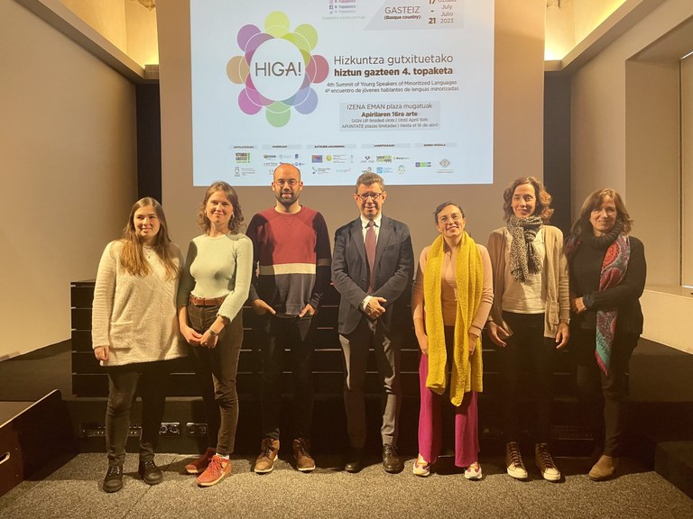 Uztailean Gasteizen egingo duten hizkuntza gutxituetako hiztun gazteen topaketarako izen-ematea ireki dute