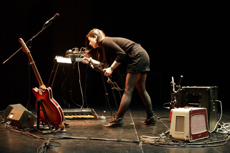 VEA_Gure Ahotsak_Ainara LeGardon 2 foto Rafa Rodrigo.jpg