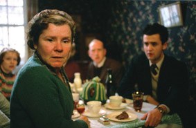 Vera Drake (El secreto de Vera Drake) **** Vera Drake (El secreto de Vera Drake) ****