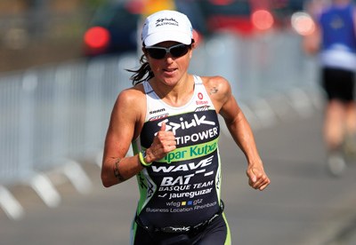 Virginia Berasategi: "Hawaiin lehenengo hamarren artean bukatzea ikaragarria da" Virginia Berasategi: "Hawaiin lehenengo hamarren artean bukatzea ikaragarria da"