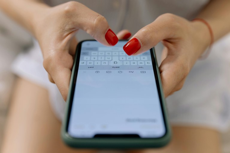 Whatsappean partekatu behar ez zenituzkeen gauzak