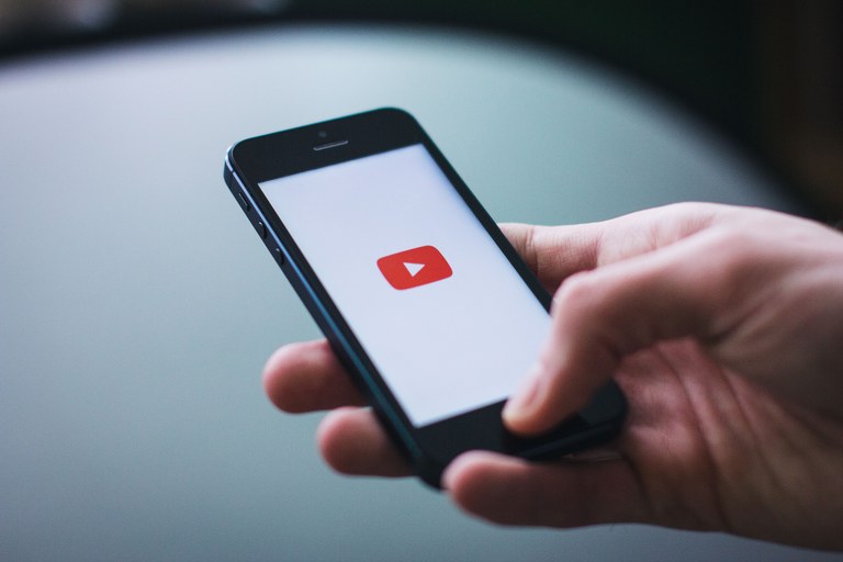Youtubek mezu pribatuak bidaltzeko aukera emango du