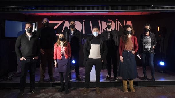 'Zaldi Urdina' antzezlana podcast bihurtu dute 'Zaldi Urdina' antzezlana podcast bihurtu dute