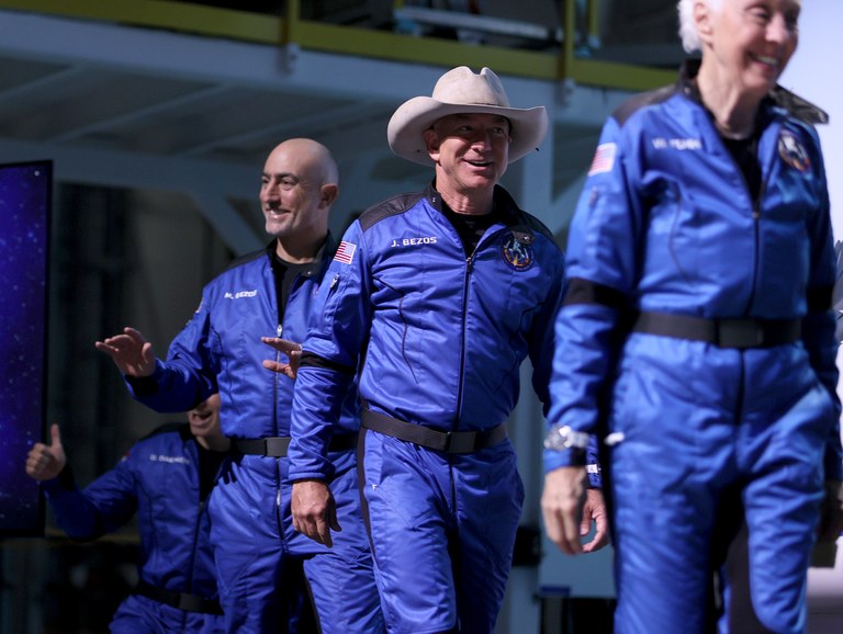 jeff-bezos-space.jpg