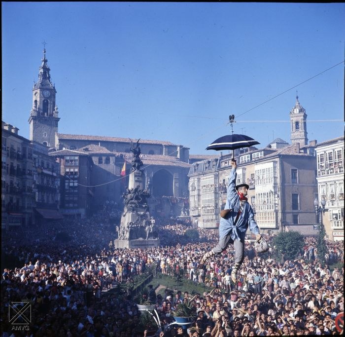 Zeledon hemendik aurrera emakumezkoa ala gizonezkoa izan liteke