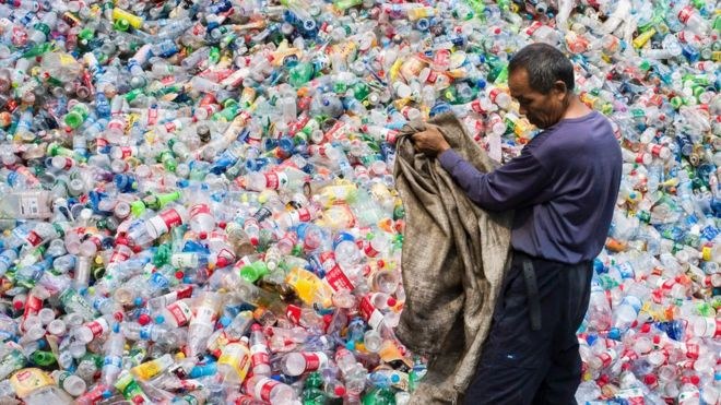 Zenbat plastiko pilatzen duzu? Zenbat plastiko pilatzen duzu?