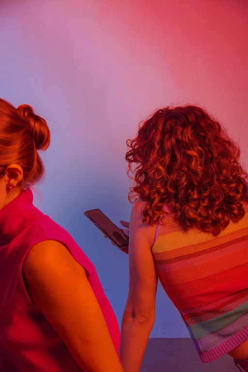 Zer da "phubbing"-a eta maitasun harremanetan, zure mugikorrak, nola eragin lezake?