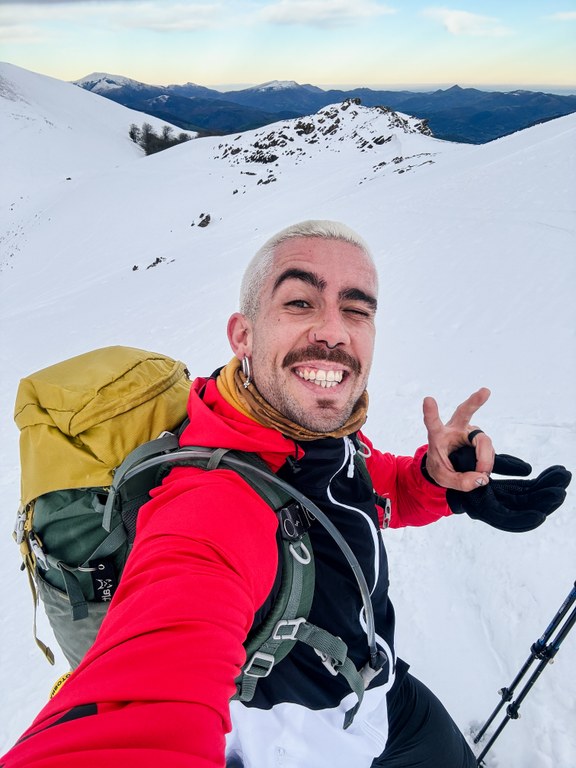 [ZIRT-ZART] SIMON MACIAS: “Bermut kopa baten tatuajea eginen nuke, amaren omenez"