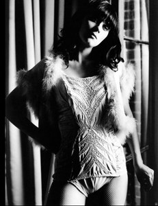 Zooey Deschanel, ezberdinaren ederra Zooey Deschanel, ezberdinaren ederra