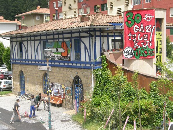 Zumarraga Urretxuko Gaztetxearen IX. urteurrena Zumarraga Urretxuko Gaztetxearen IX. urteurrena
