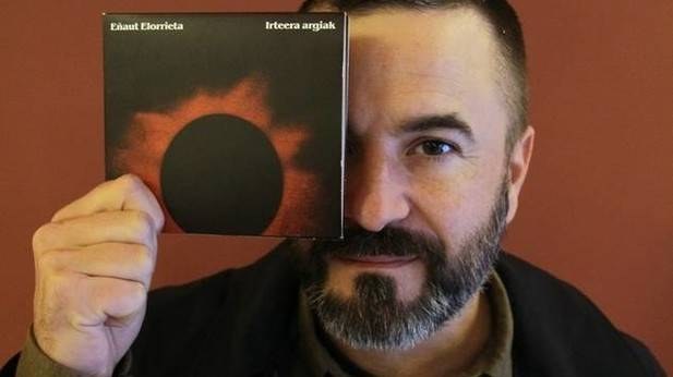 Eñaut Elorrietaren 'Irteera argiak' diskoa eskuratu! Eñaut Elorrietaren 'Irteera argiak' diskoa eskuratu!