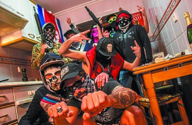 Gorpuzkingz taldearen 'Hondarribiagra' diskoa eskuratu! Gorpuzkingz taldearen 'Hondarribiagra' diskoa eskuratu!