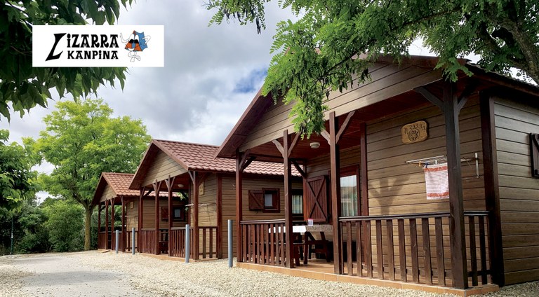 Lizarrako kanpineko bungalow batean egonaldia Lizarrako kanpineko bungalow batean egonaldia