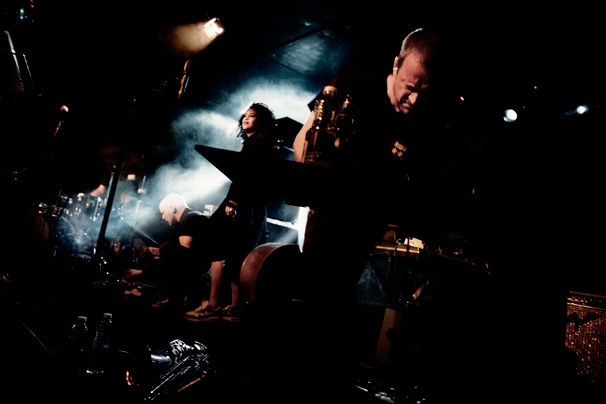 Neneh Cherry & The Thing: Tribute to Don Cherry eta Miles Smiles ikusi nahi duzu? Neneh Cherry & The Thing: Tribute to Don Cherry eta Miles Smiles ikusi nahi duzu?