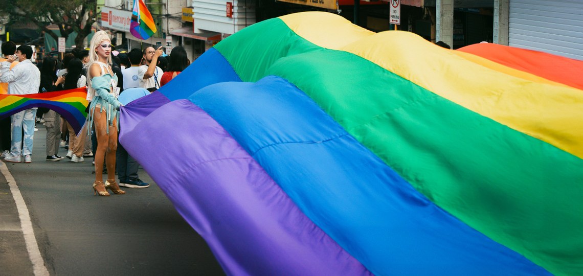 LGTBIQ+ pertsonentzako "konbertsio-terapiak" egiten dituztenek kartzela-zigorra izatea onartu du Espainiako Kongresuak